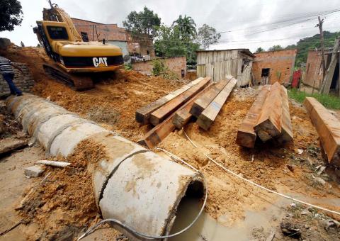 Prefeitura de Manaus executa drenagens para evitar alagamentos